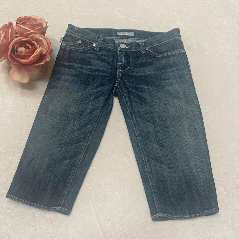 ROCK & REPUBLIC Size 25 Bermuda Jean Shorts